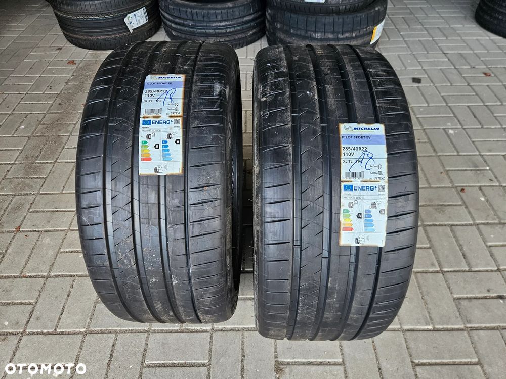 2 x Michelin Pilot Sport EV 285/40 R22 110V XL - 1