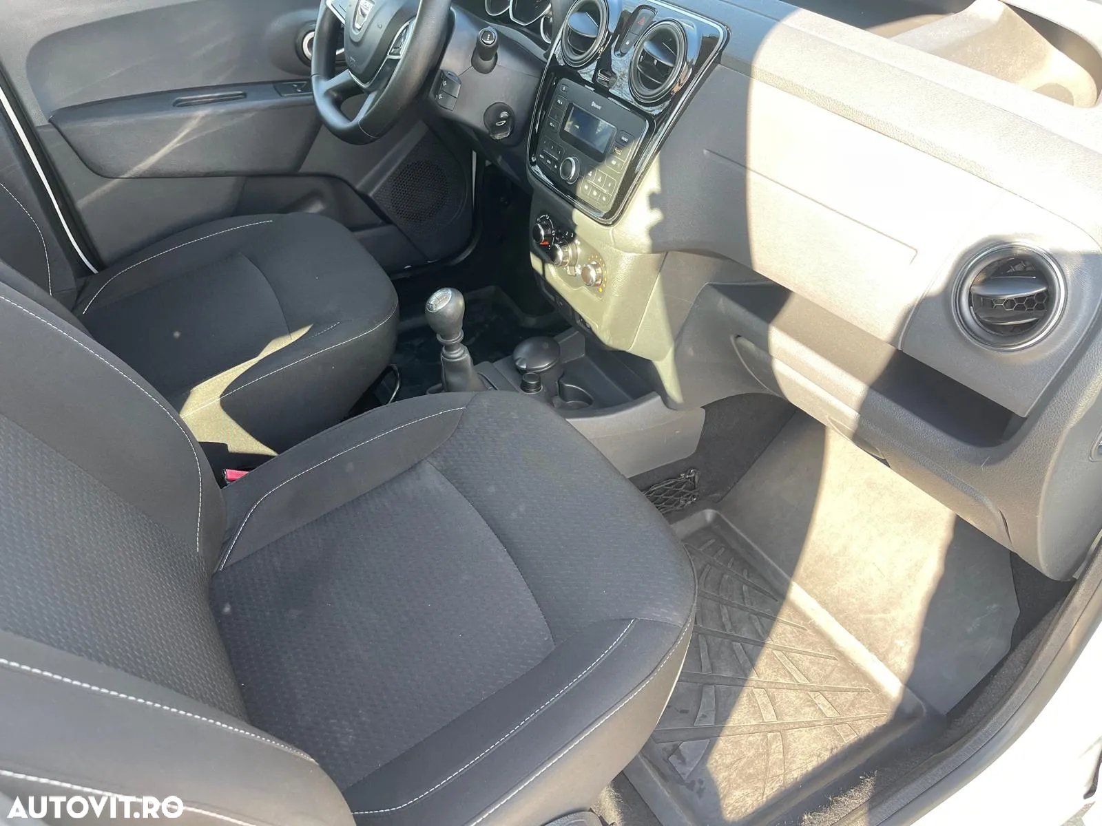 Dacia Dokker TCe 102 GPF Laureate - 9