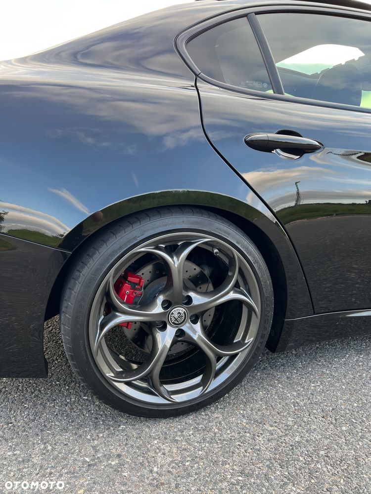 Alfa Romeo Giulia 2.0 Turbo 16V AT8-Q4 Veloce Ti - 10