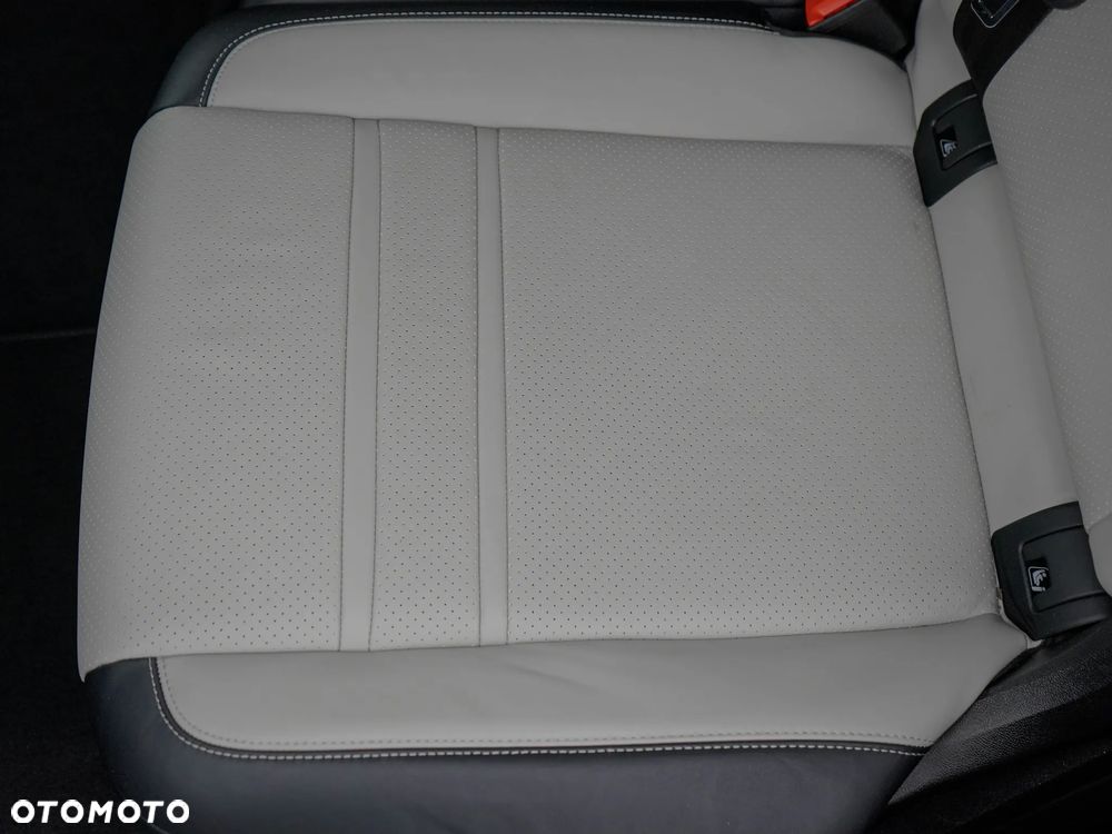 Porsche Cayenne Turbo S E-Hybrid - 27