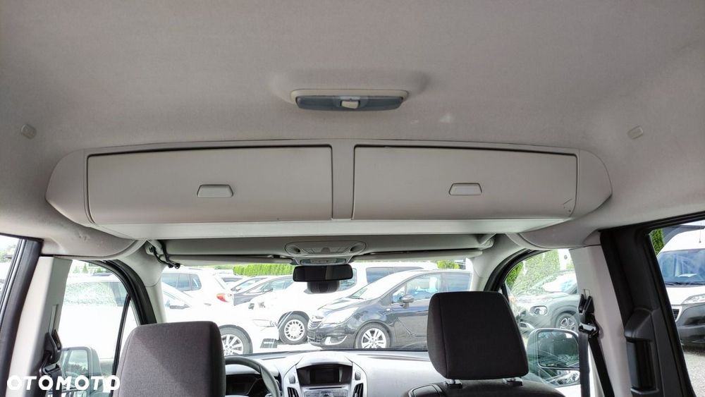 Ford Tourneo Connect 1.6 TDCi Ambiente - 24