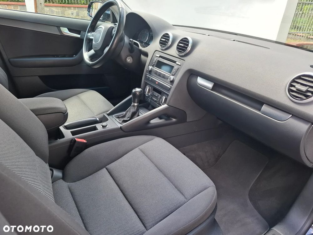 Audi A3 Sportback 1.6 TDI DPF Attraction - 15