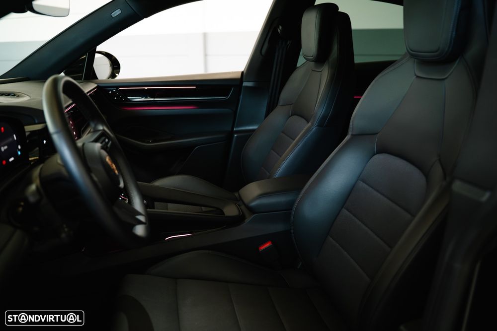 Porsche Macan Electric - 26