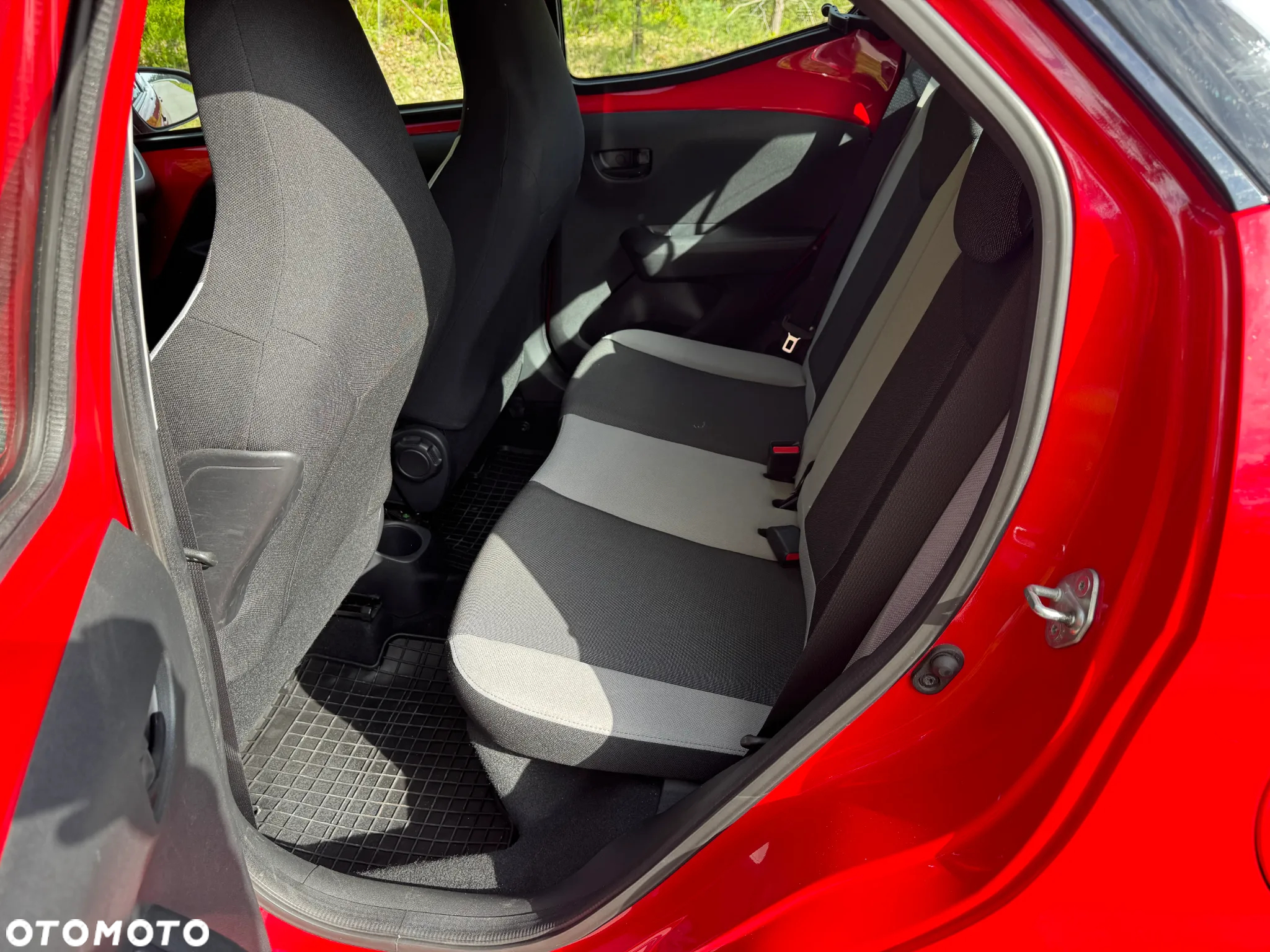 Toyota Aygo x-play Edition S+ - 32