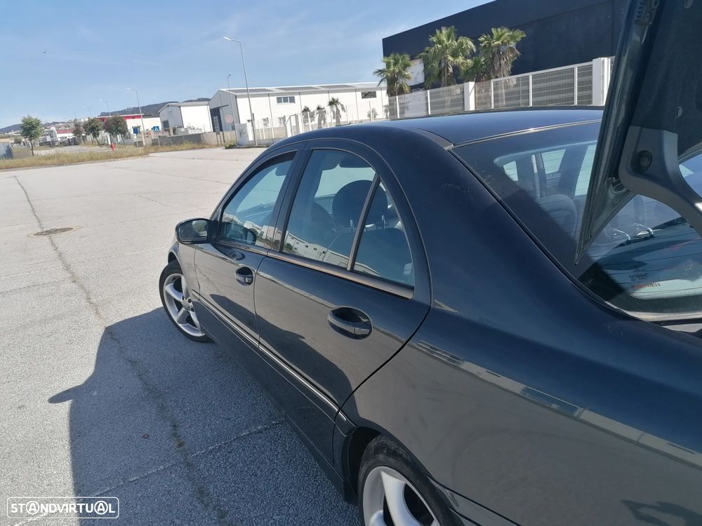 Mercedes-Benz C 220 CDI Avantgarde Aut. - 11
