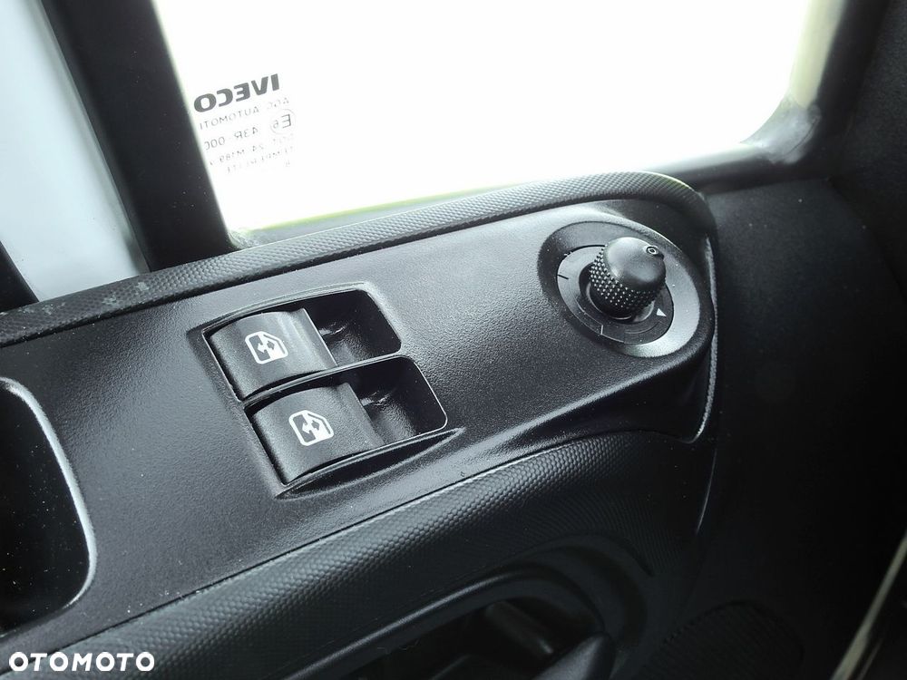 Iveco DAILY 50C15 CHŁODNIA KONTENER -5*C ZASILANIE 230V KLIMATYZACJA BLIŹNIACZE KOŁA  150KM - 30