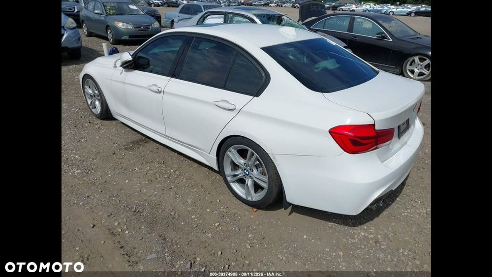 BMW Seria 3 330i xDrive M Sport - 5