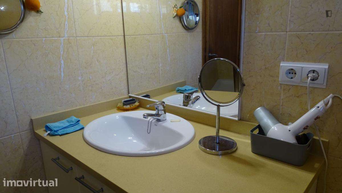 Quarto - localizado em Valongo Porto - Grande imagem: 5/18