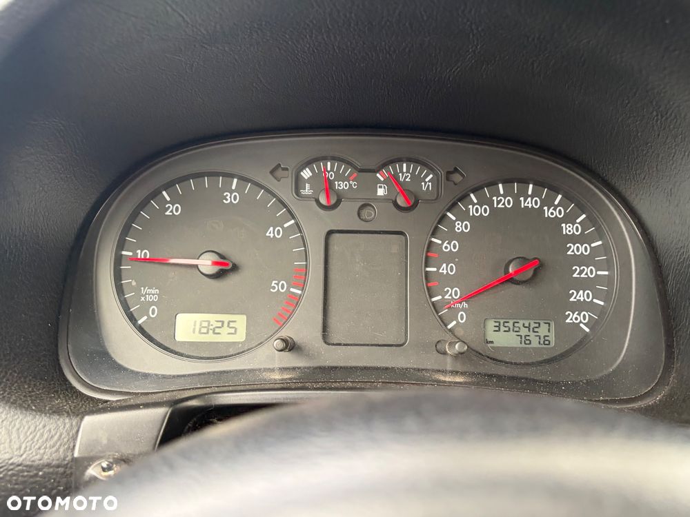 Volkswagen Golf - 10