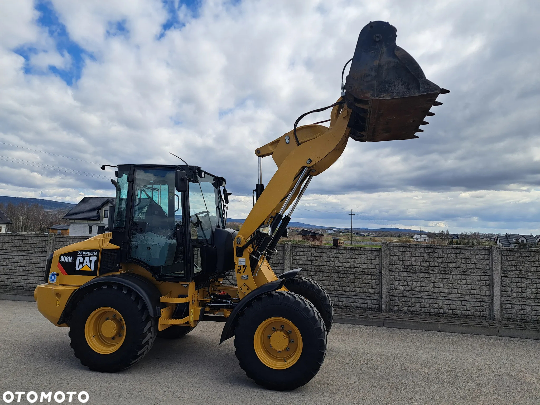 Caterpillar 908H2 - 4