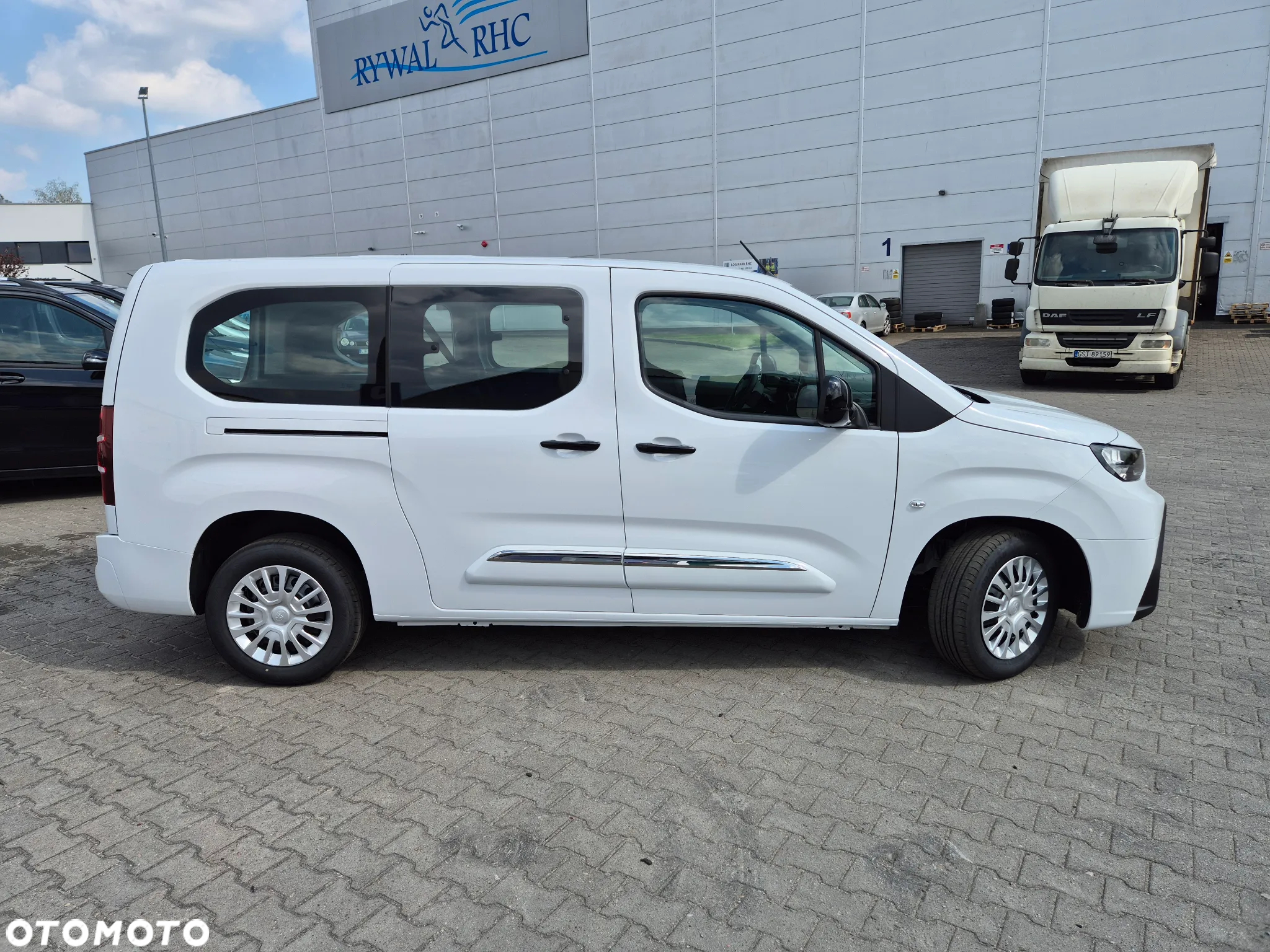 Toyota Proace City Verso Long 1.5 D-4D Business - 6