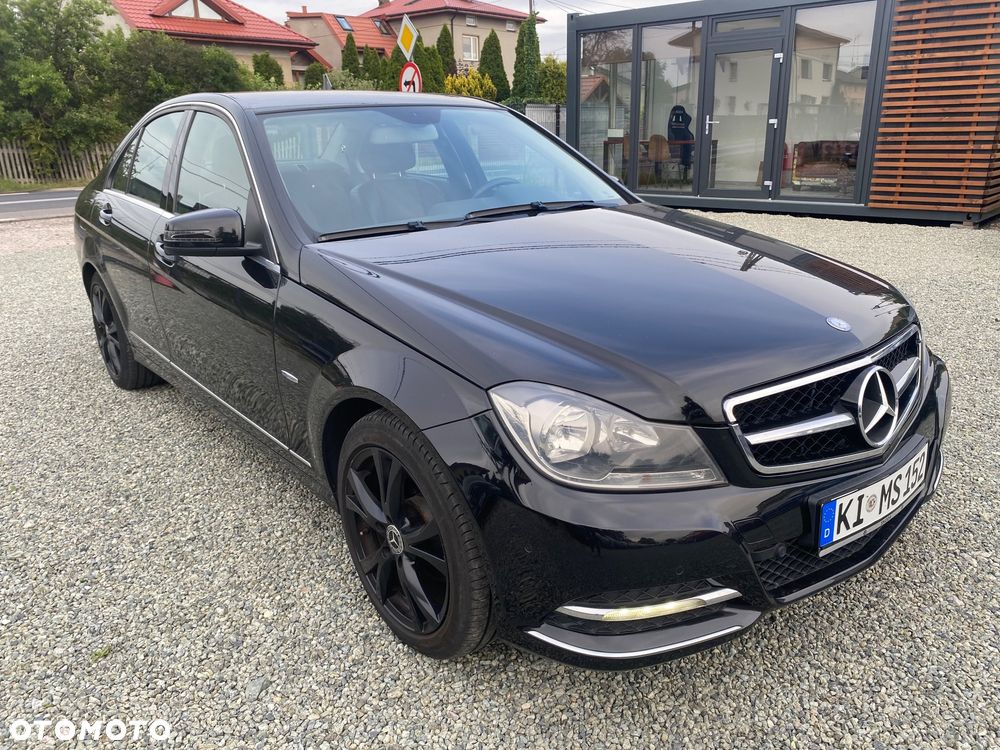 Mercedes-Benz Klasa C 180 CGI Automatik BlueEFFICIENCY Avantgarde - 3