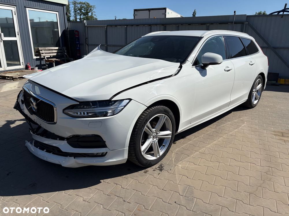 Volvo V90 D3 Momentum Pro - 1
