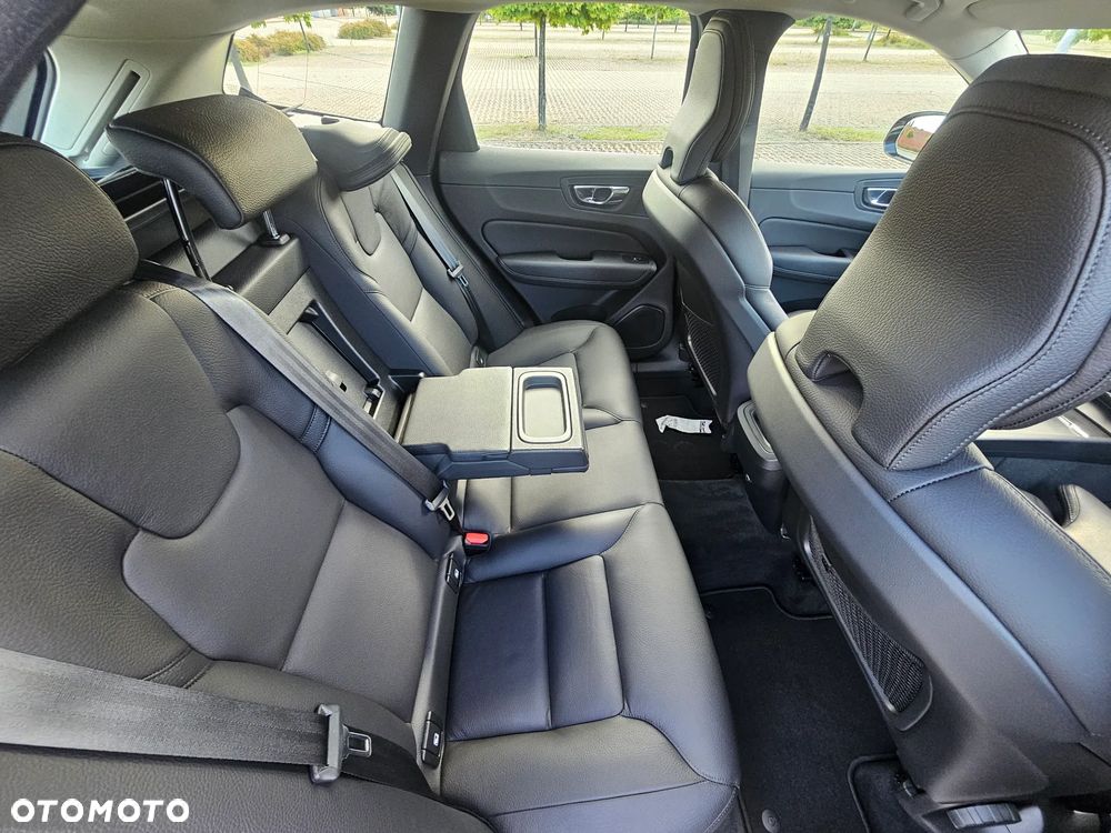 Volvo XC 60 D4 Momentum Pro - 18