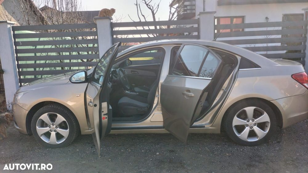 Chevrolet Cruze 1.8 Ecotec LT+ - 14