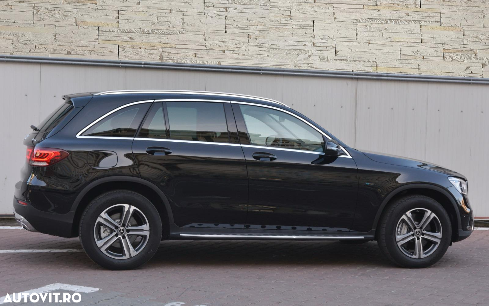 Mercedes-Benz GLC 300 e 4Matic 9G-TRONIC AMG Line - 7