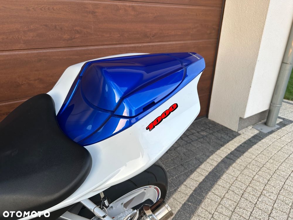 Suzuki GSX-R - 25