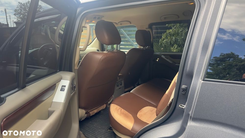Nissan Pathfinder - 11