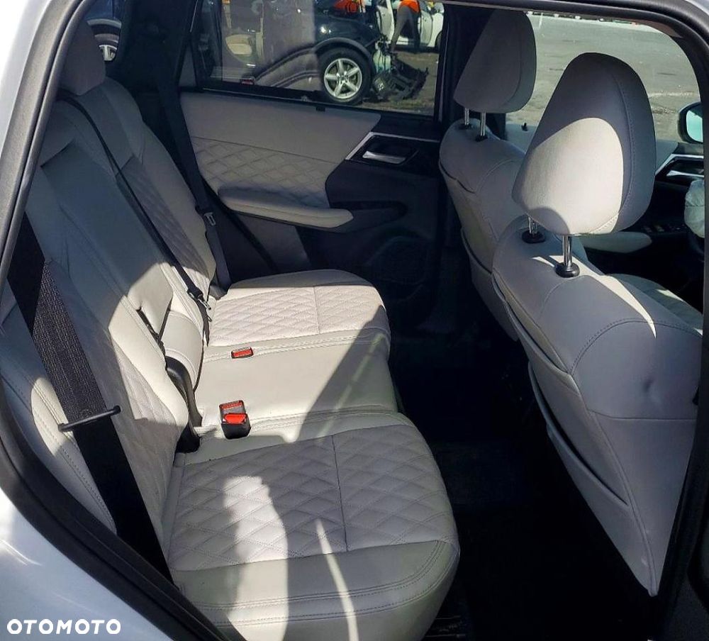 Mitsubishi Outlander 2.4 4WD CVT Intense - 6