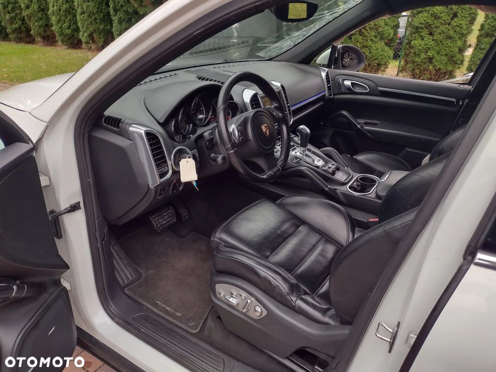 Porsche Cayenne - 8