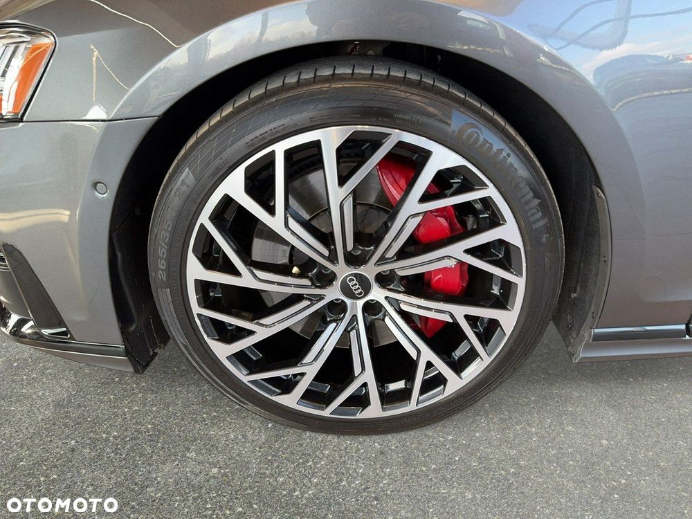 Audi S8 - 11