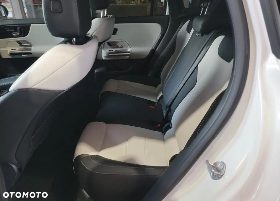 Mercedes-Benz GLA 250 4Matic 8G-DCT AMG Line - 11
