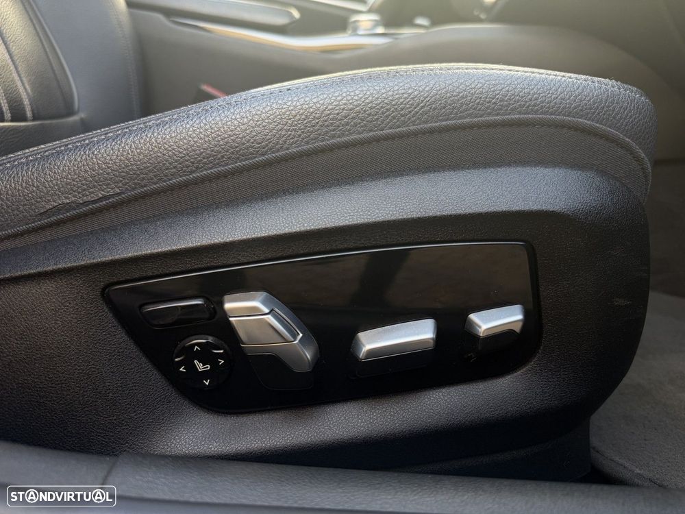 BMW 530 e iPerformance Line Luxury - 13