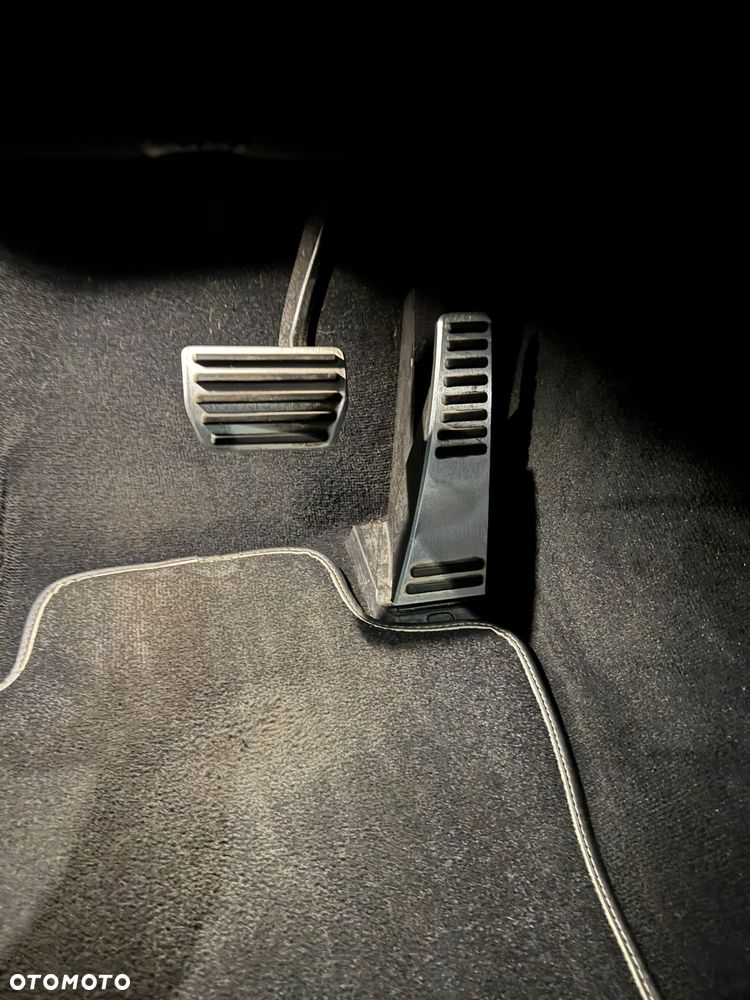 Volvo XC 60 D4 R-Design - 32