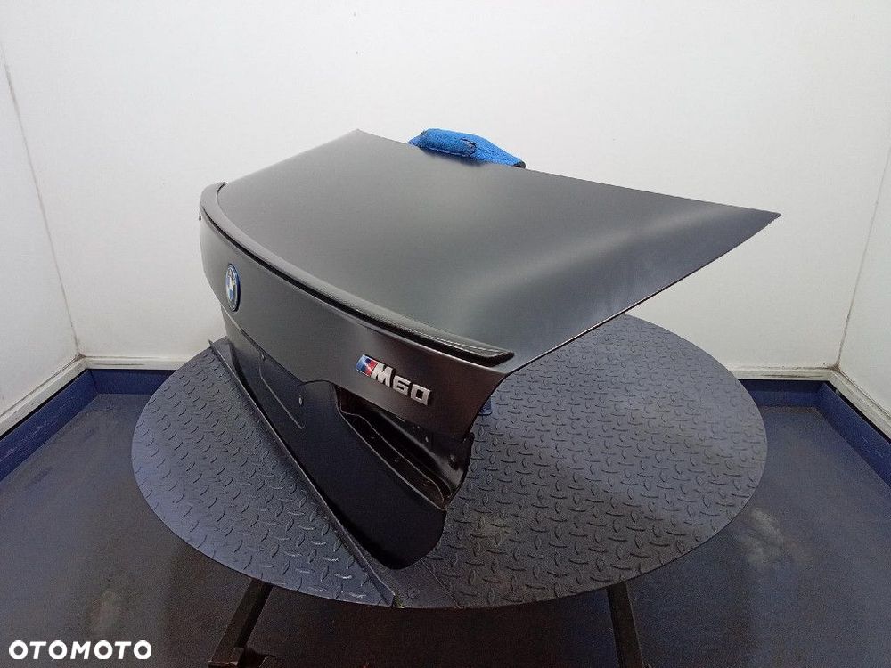 BMW I5 M60 G60 23- TYLNA KLAPA BAGAŻNIKA C64 FROZEN DEEP GREY METALLIC - 3