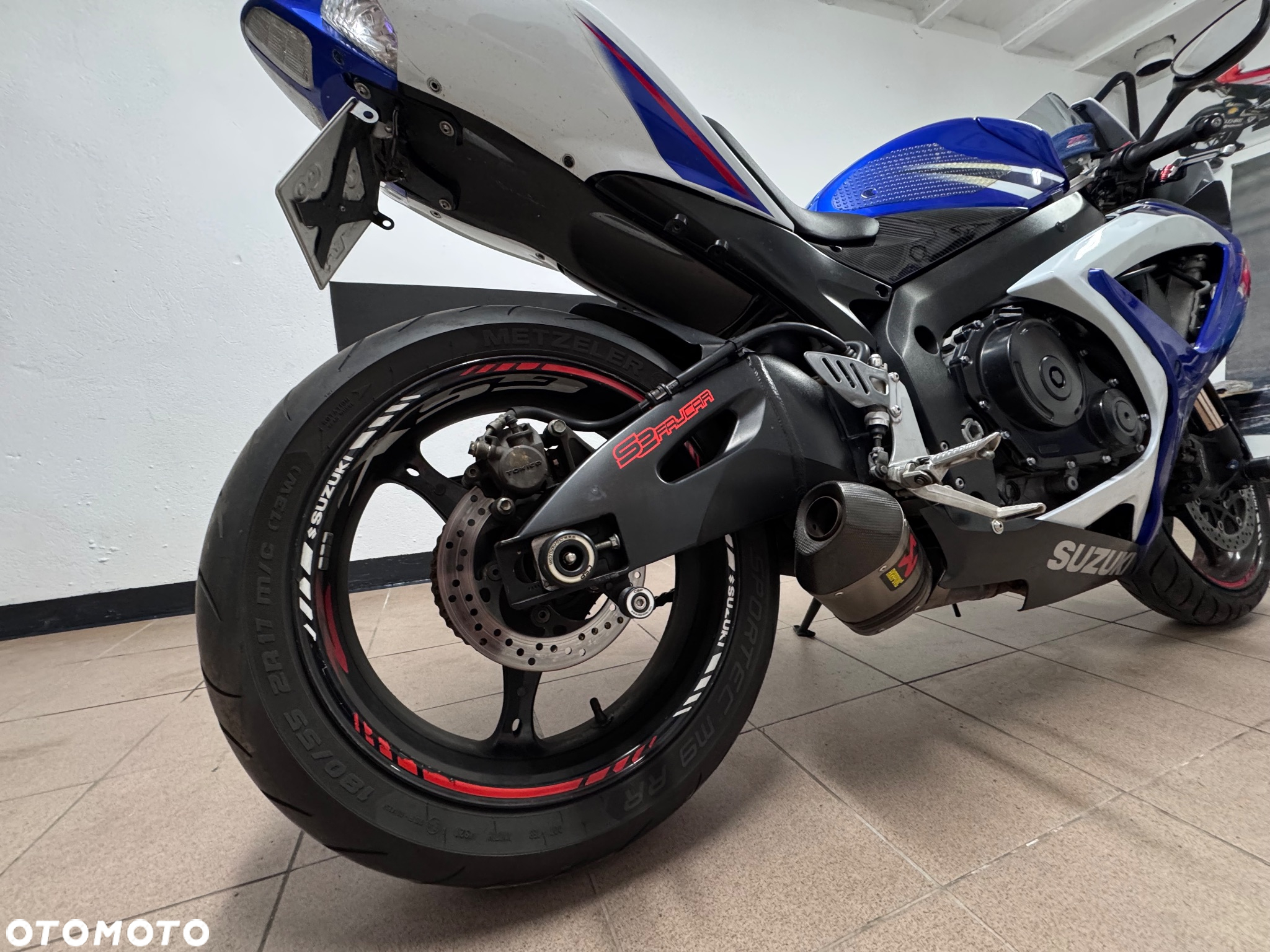 Suzuki GSX-R - 7