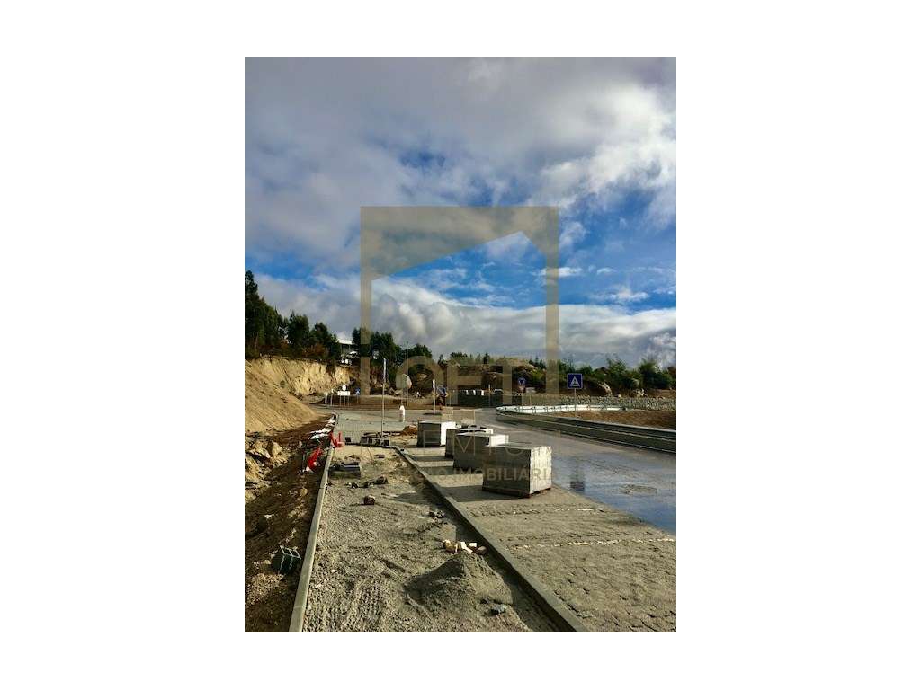 Lote Habitacional em Pencelo - Grande imagem: 2/4