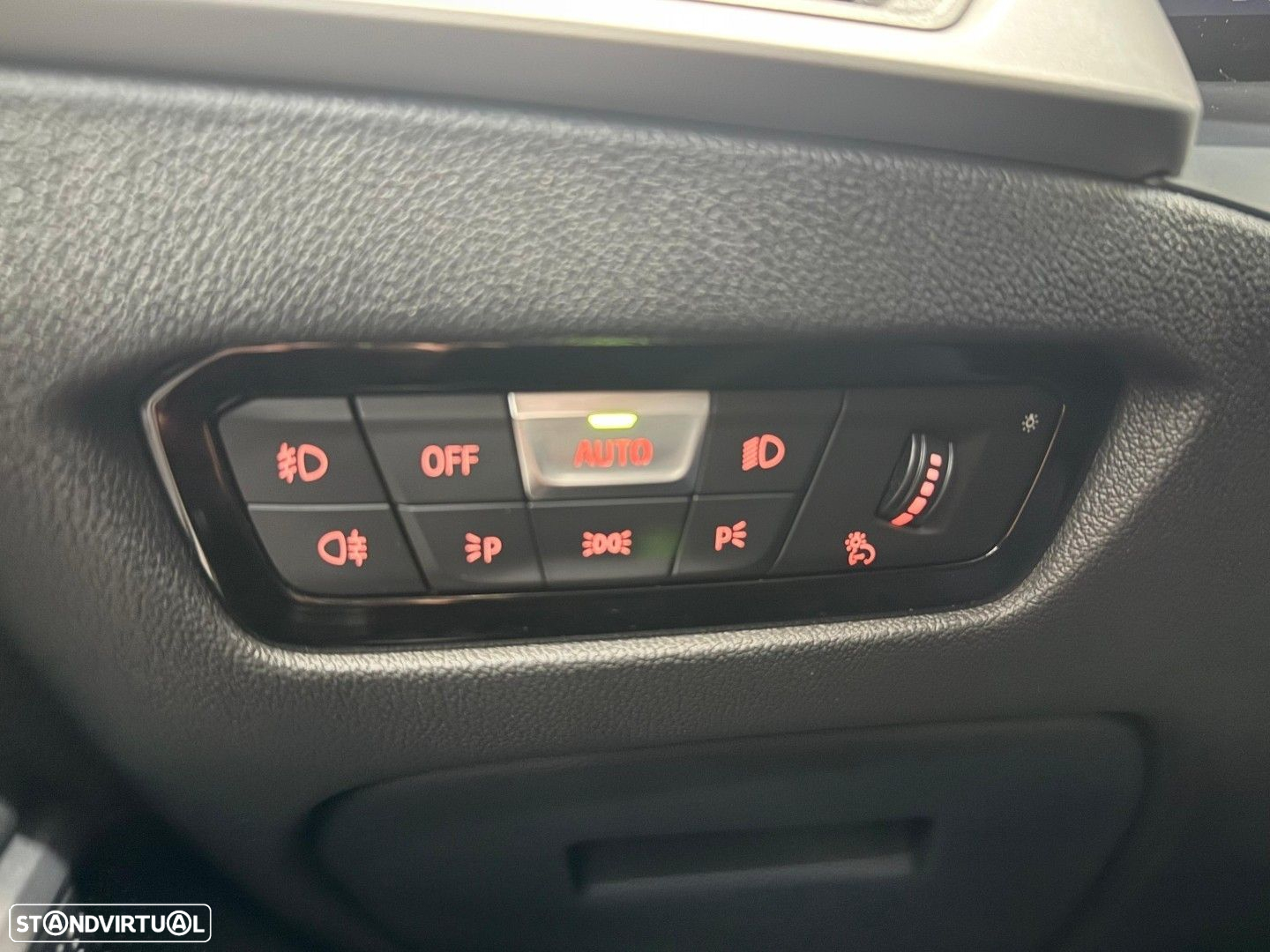 BMW 320 d Touring xDrive Line Sport Auto - 26