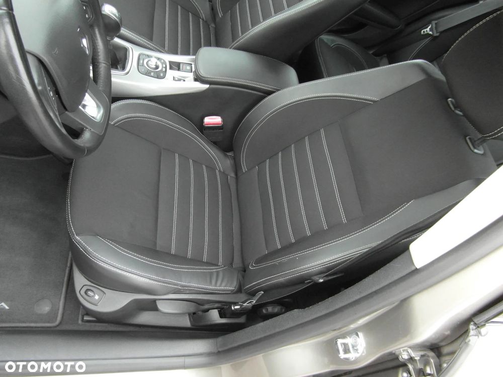 Renault Laguna 2.0 16V 140 Expression - 16