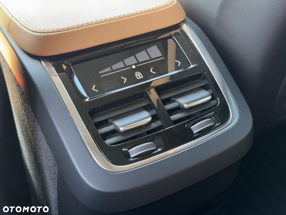 Volvo XC 90 - 28