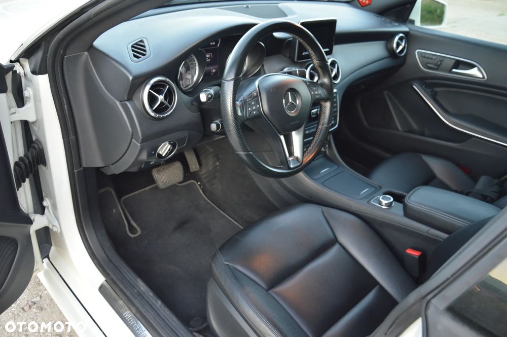 Mercedes-Benz CLA 250 7G-DCT Sport - 9