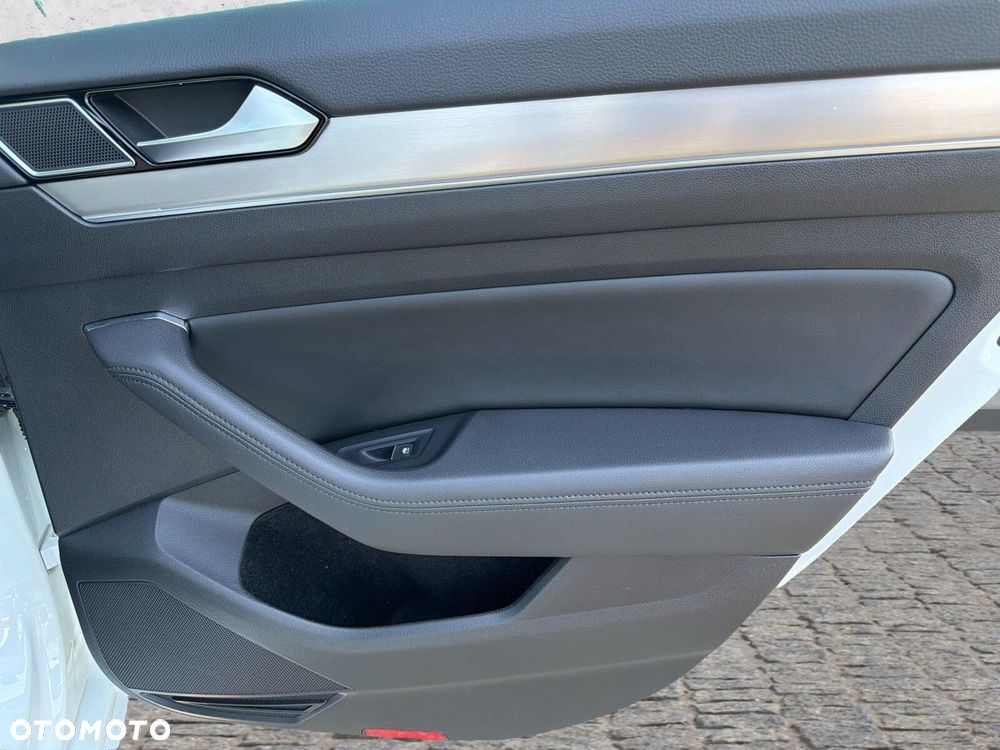Volkswagen Passat 1.5 TSI EVO Highline DSG - 33