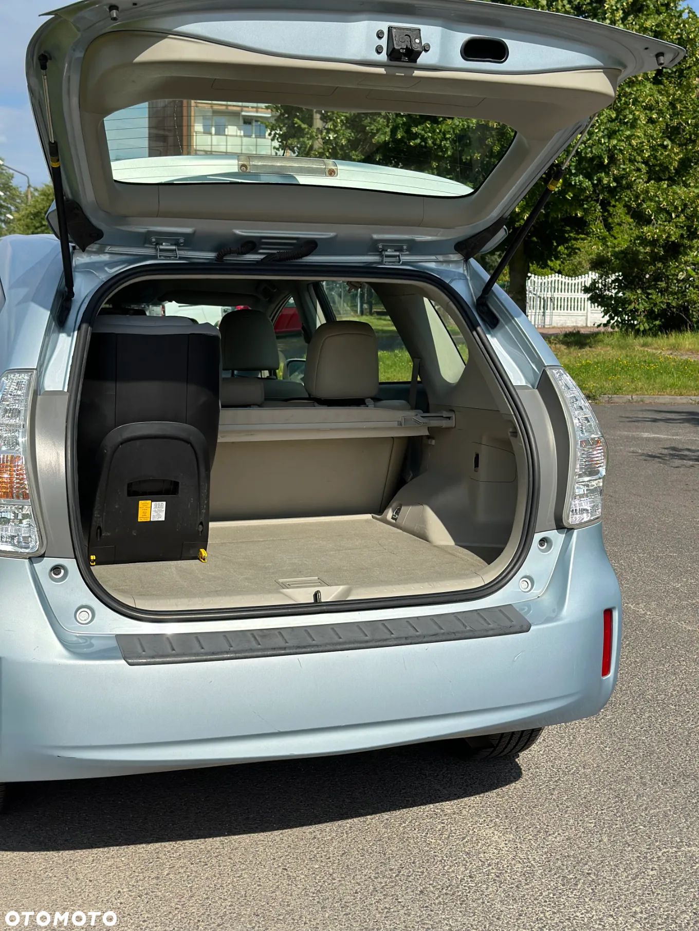 Toyota Prius+ (Hybrid) - 6