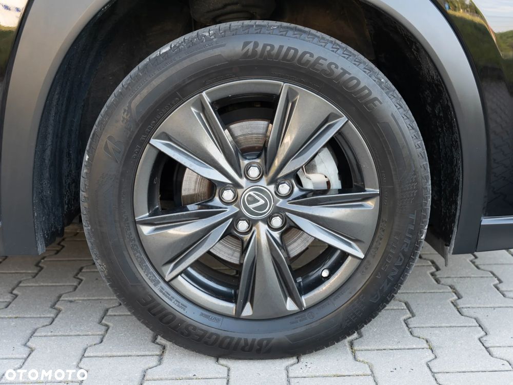 Lexus UX ver-250h - 14