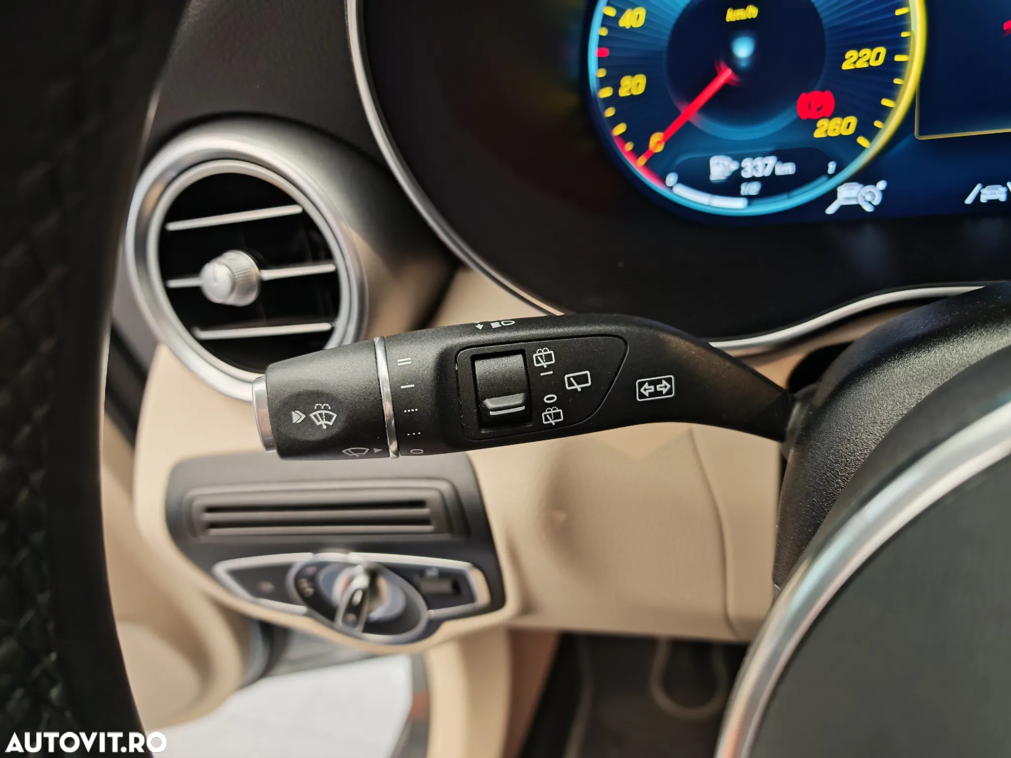Mercedes-Benz GLC 300 d 4MATIC - 24