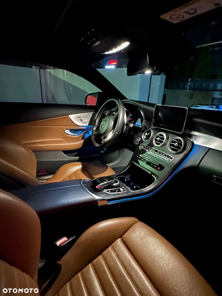 Mercedes-Benz Klasa C 250 d 4-Matic 9G-TRONIC - 24