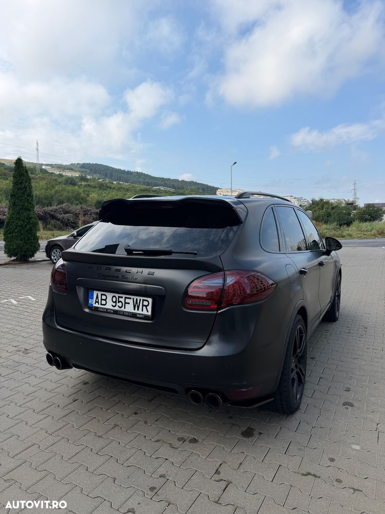 Porsche Cayenne - 12