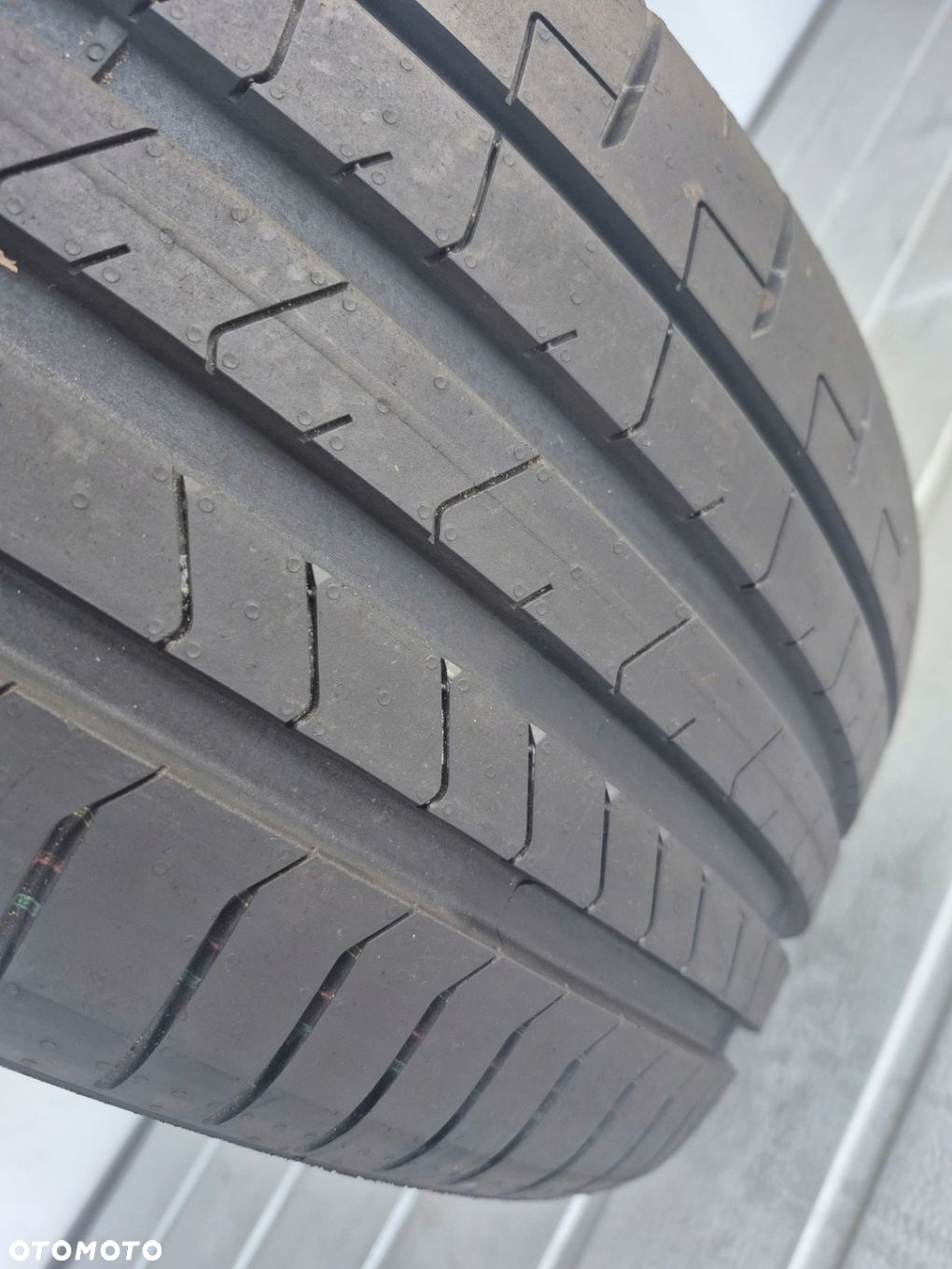 PIRELLI P ZERO 255/35R21 98Y 24R 1X - 2