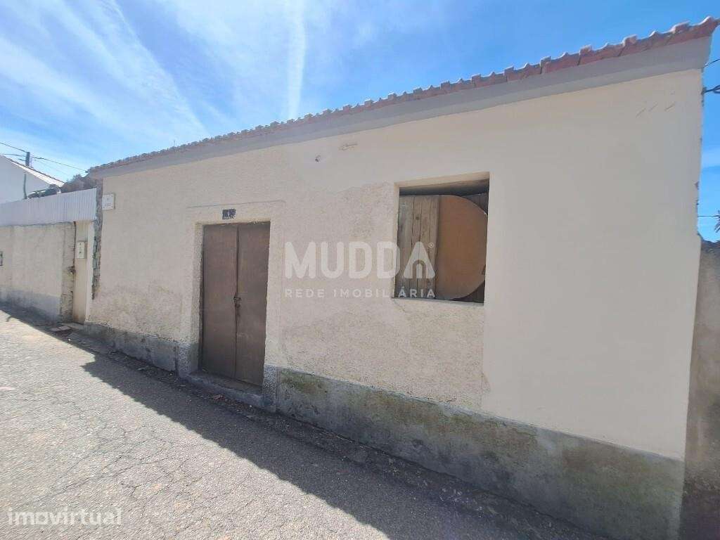 Armazém com enorme potencial para habitação no Peral 300m2 , Cadaval - Grande imagem: 3/9