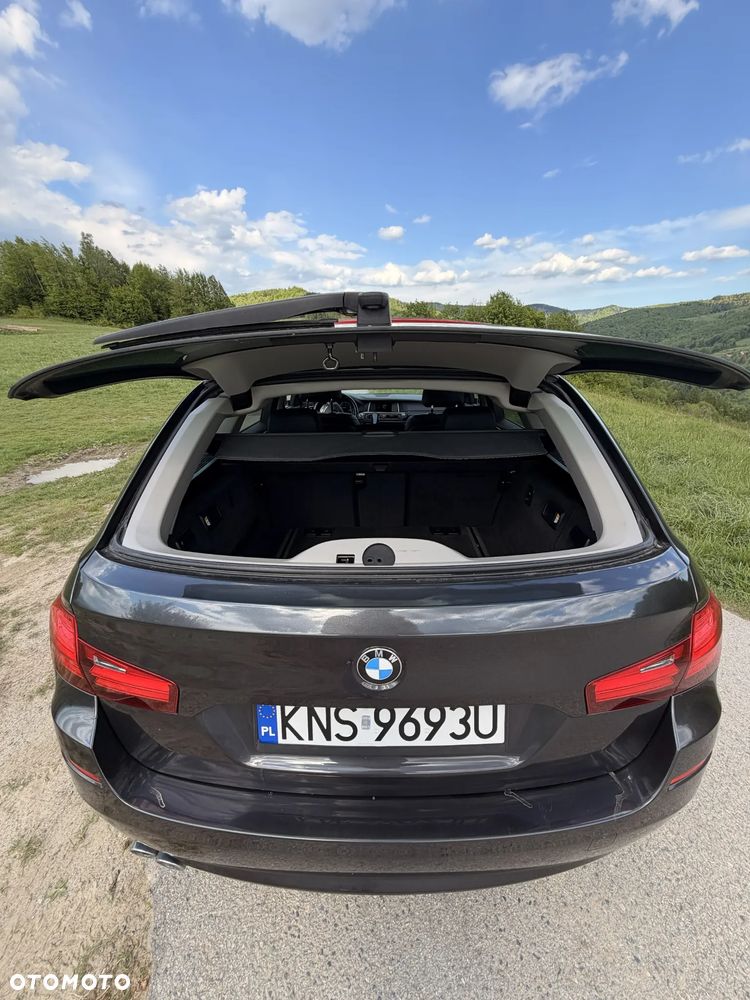 BMW Seria 5 520d xDrive - 12