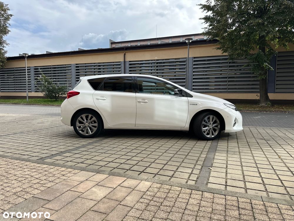 Toyota Auris 1.8 HSD Luna - 4