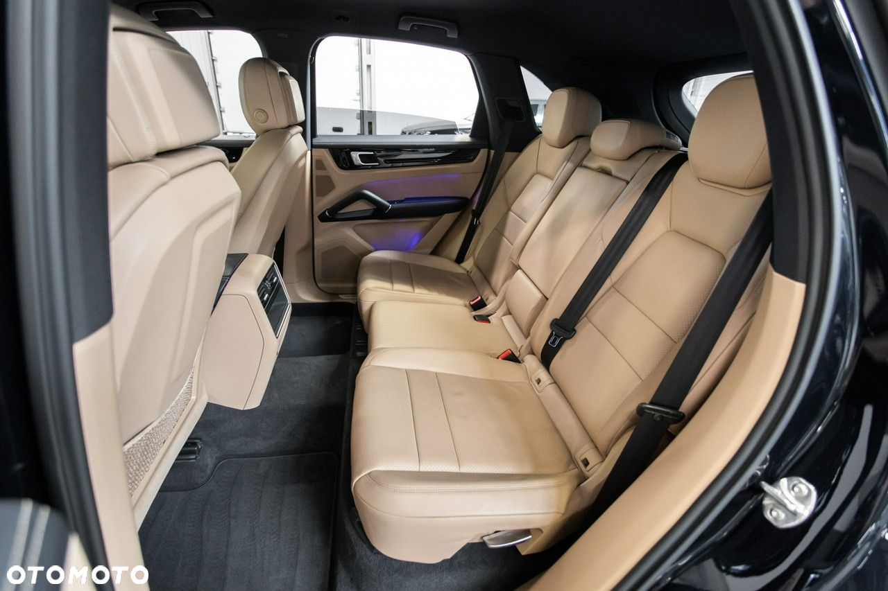 Porsche Cayenne Standard - 31