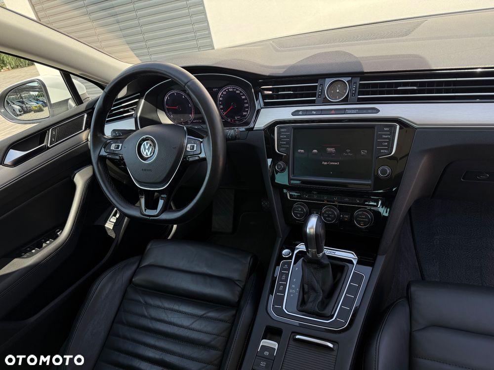 Volkswagen Passat 2.0 TDI SCR (BlueMotion Tech) 4Motion D Highline - 32