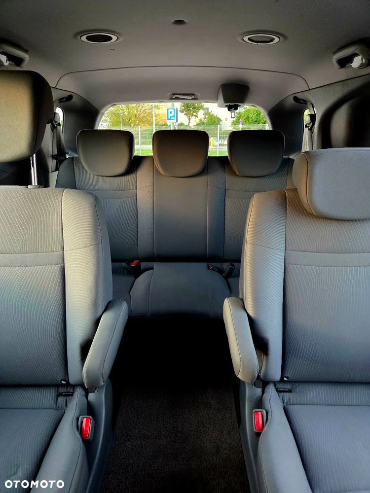 SsangYong/KGM Rodius 200 e-XDi Quartz - 10