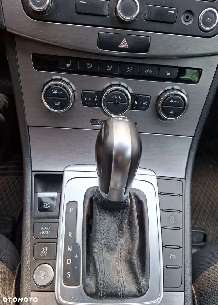 Volkswagen Passat 2.0 Blue TDI DSG SCR Comfortline - 24