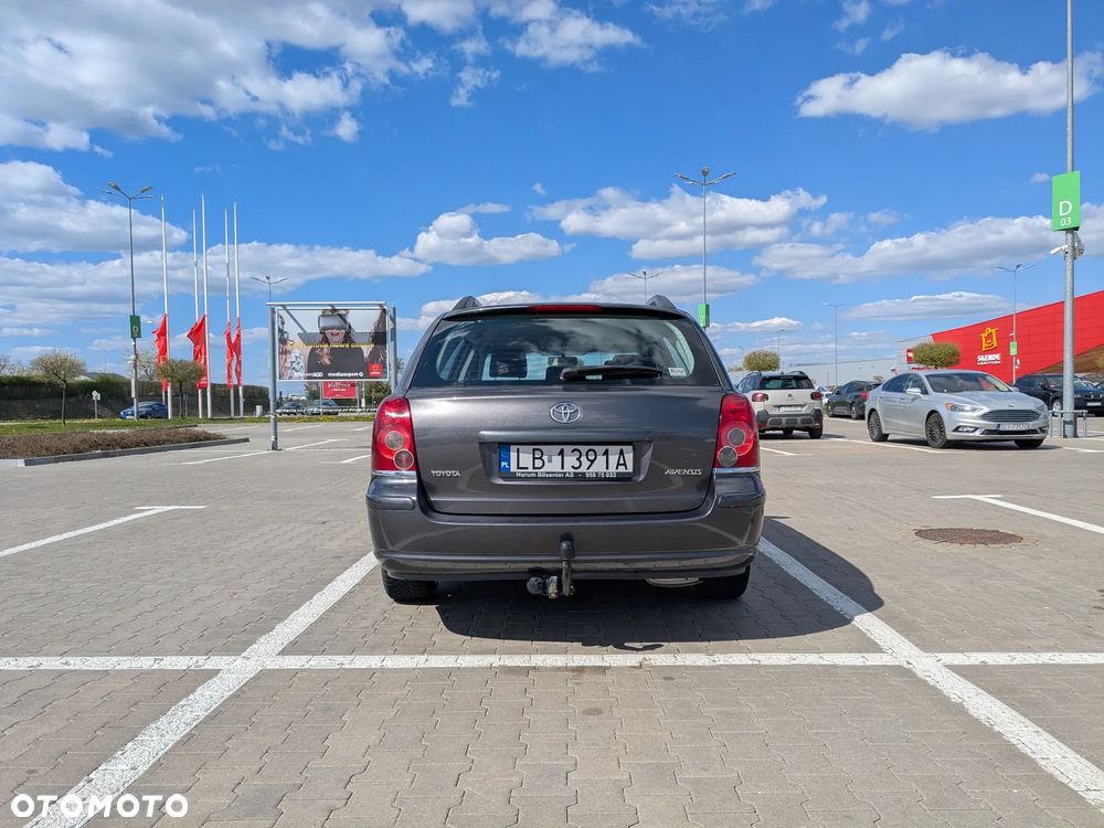 Toyota Avensis 1.6 VVT-i Luna - 3